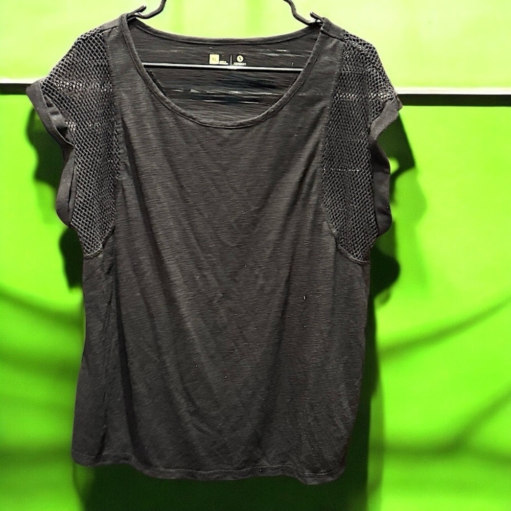 Xersion Black shoulder Mesh Sleeve Top XL